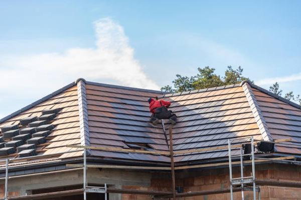 When to Replace Your Roof in La Plata: A Homeowner’s Guide